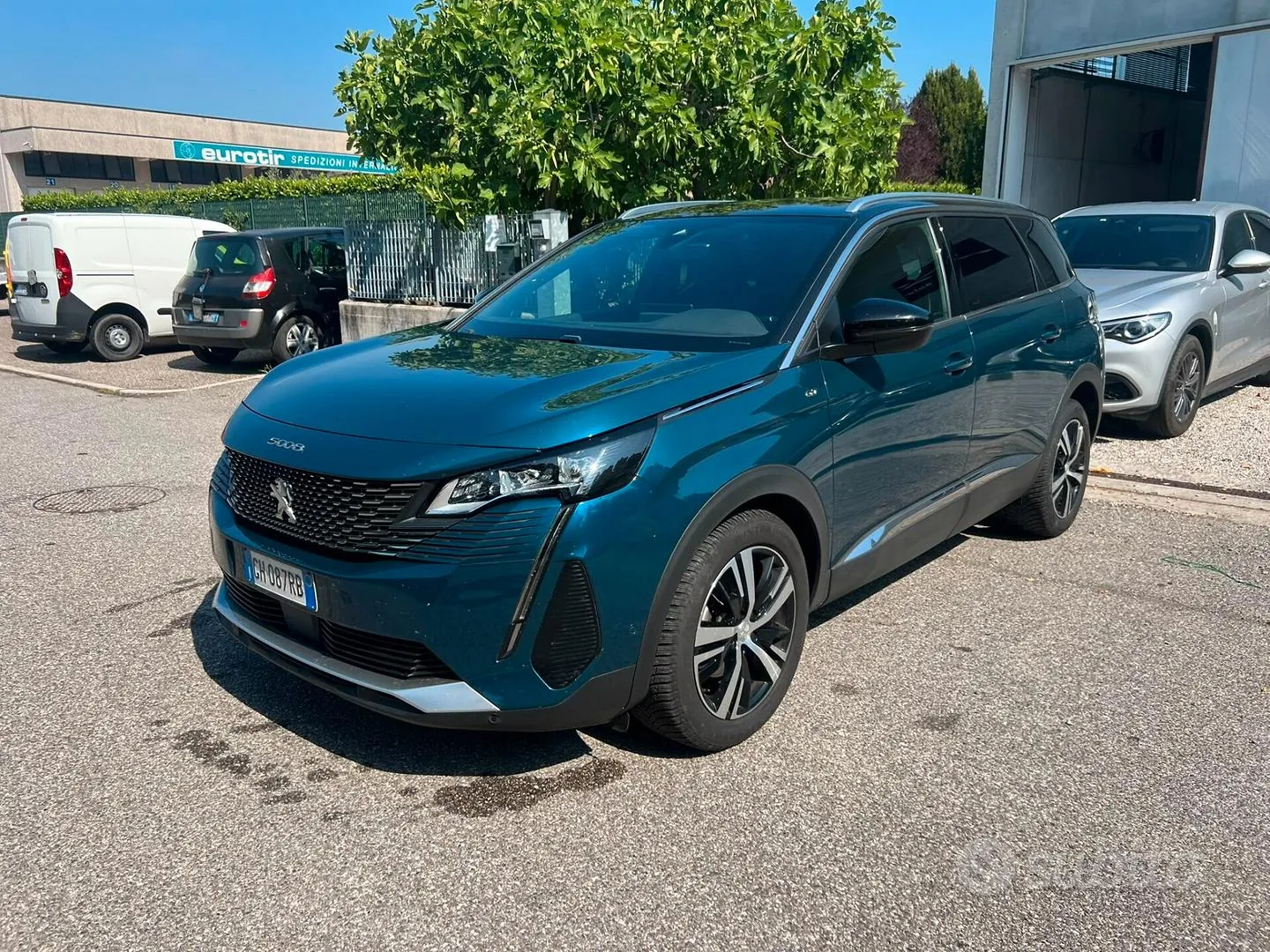 Peugeot 5008 2022 photo 2