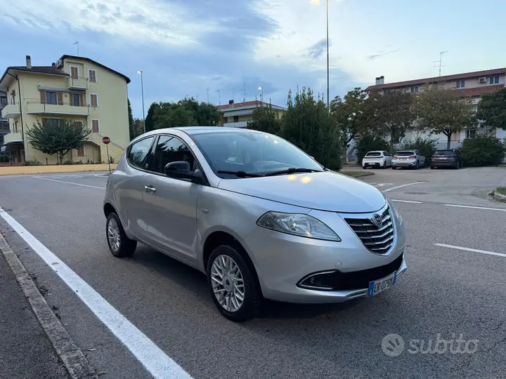 Lancia Ypsilon 2013 photo 3