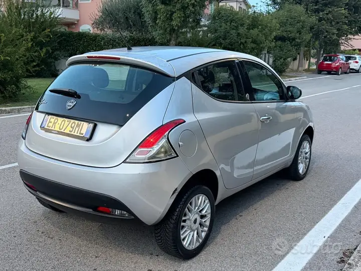 Lancia Ypsilon 2013 photo 5