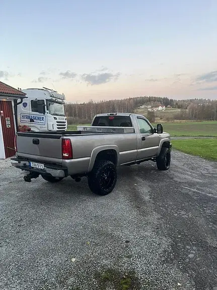 Chevrolet Silverado 2500 2003 photo 3