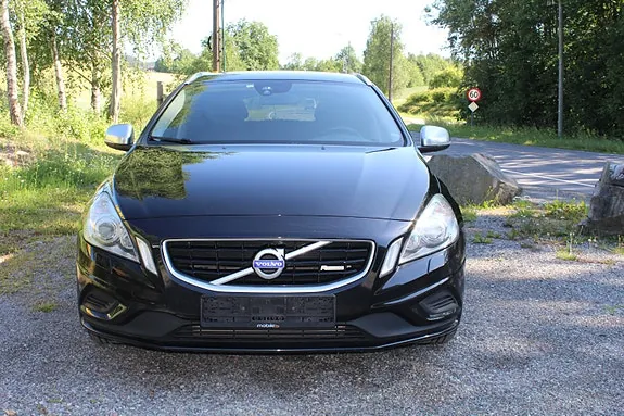 Volvo V60 2012 photo 2