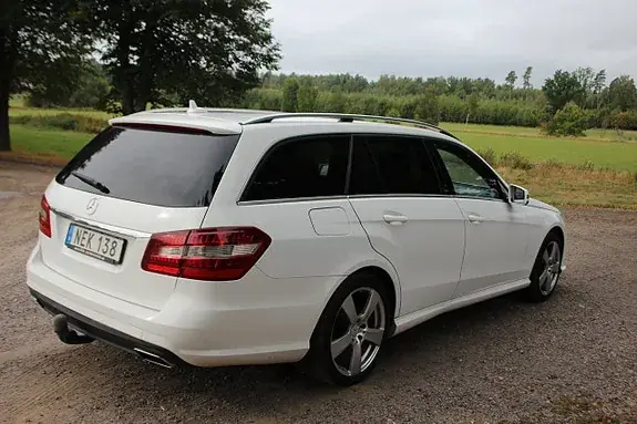 Mercedes-Benz E 200 2013 photo 4