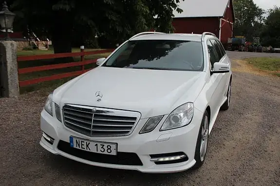 Mercedes-Benz E 200 2013 photo 2