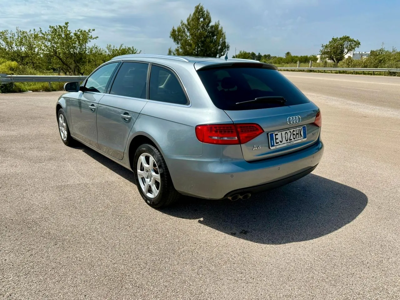 Audi A4 2011 photo 3