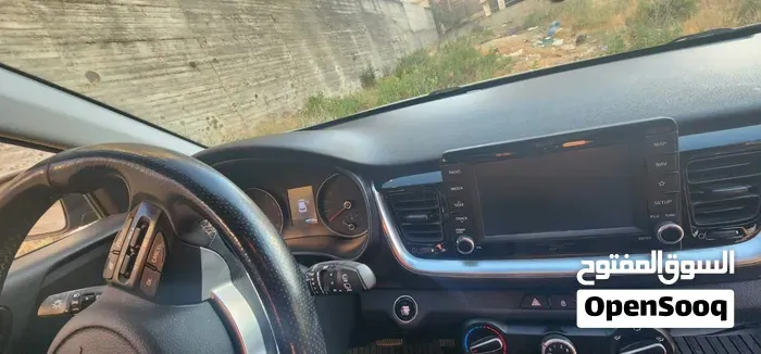 Kia Stonic 2018 photo 2