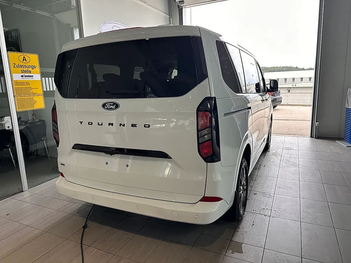 Ford Tourneo photo 2