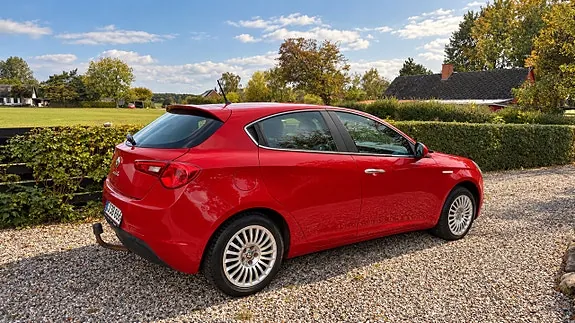 Alfa Romeo Giulietta 2010 photo 3
