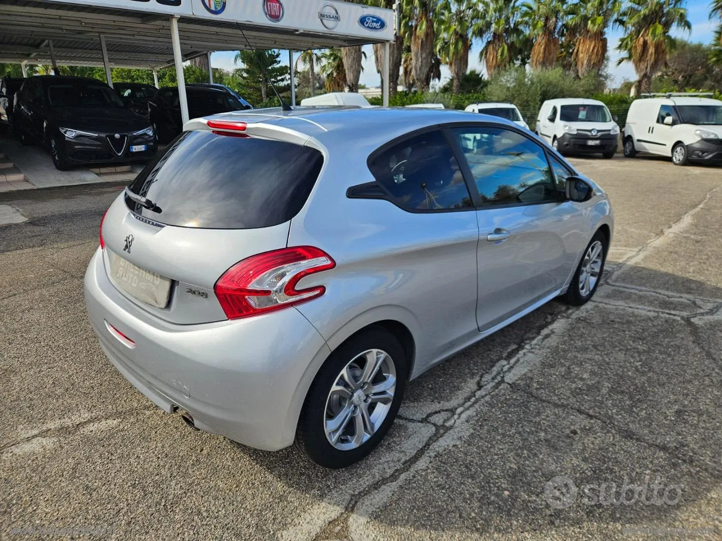Peugeot 208 2012 photo 5