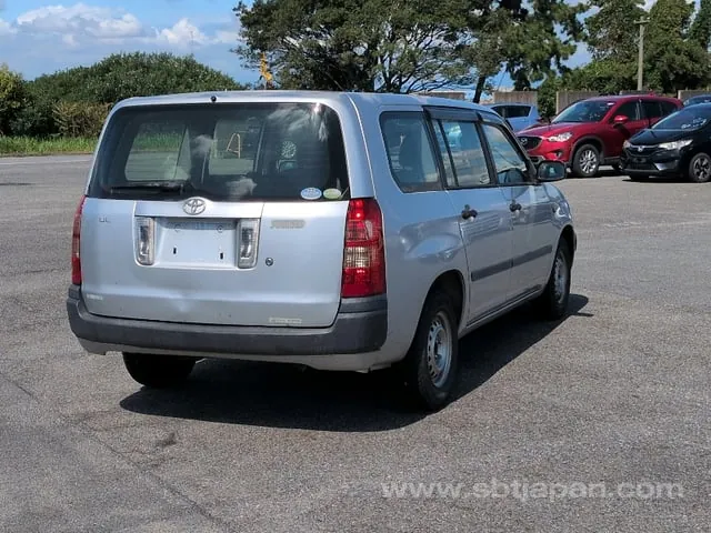 Toyota Succeed Van 2005 photo 4
