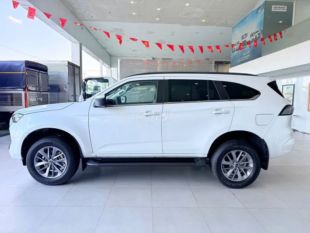 Isuzu Mu-X 2025 photo 3