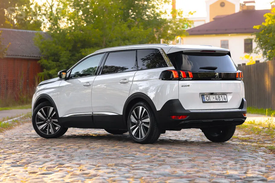 Peugeot 5008 2017 photo 2