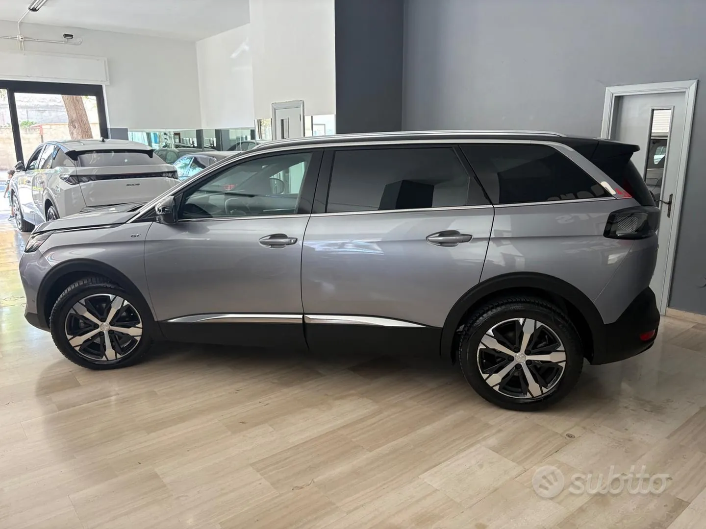 Peugeot 5008 2023 photo 3