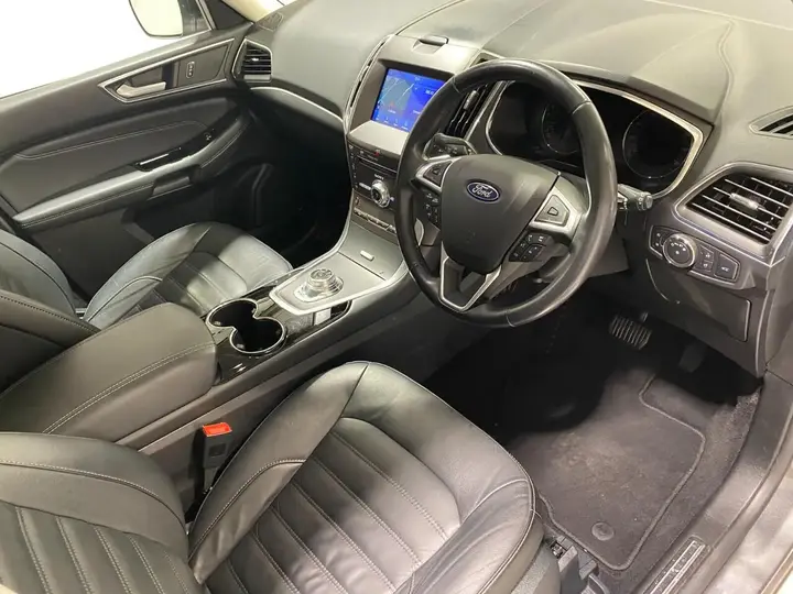 Ford Galaxy 2023 photo 2