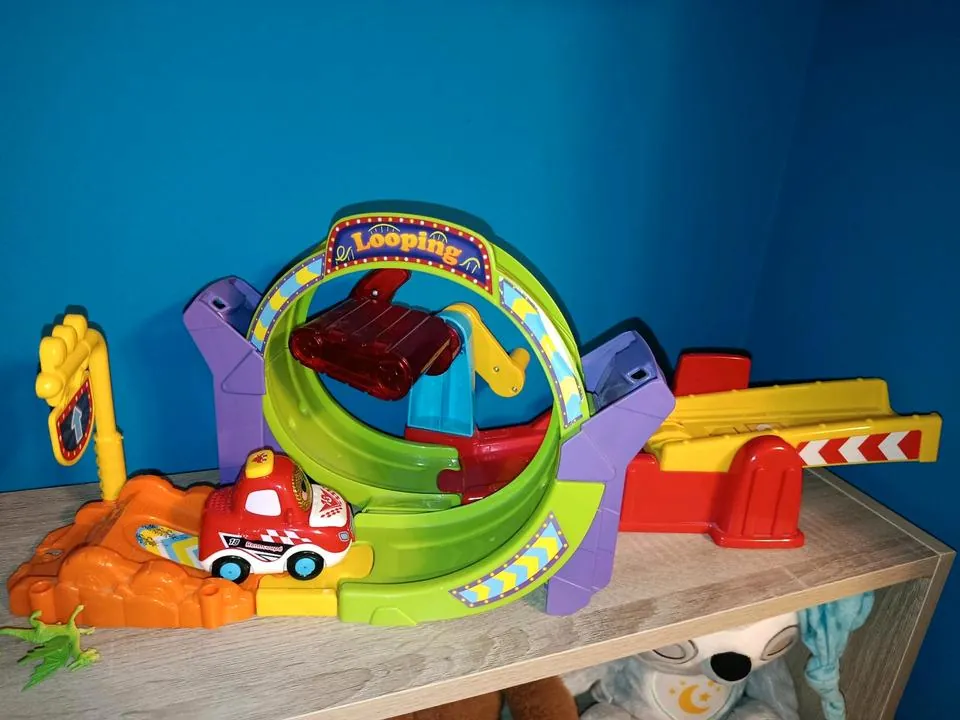 Tut Tut Looping