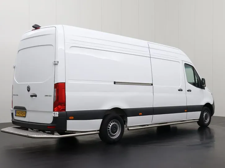 Mercedes-Benz Sprinter 2024 photo 2