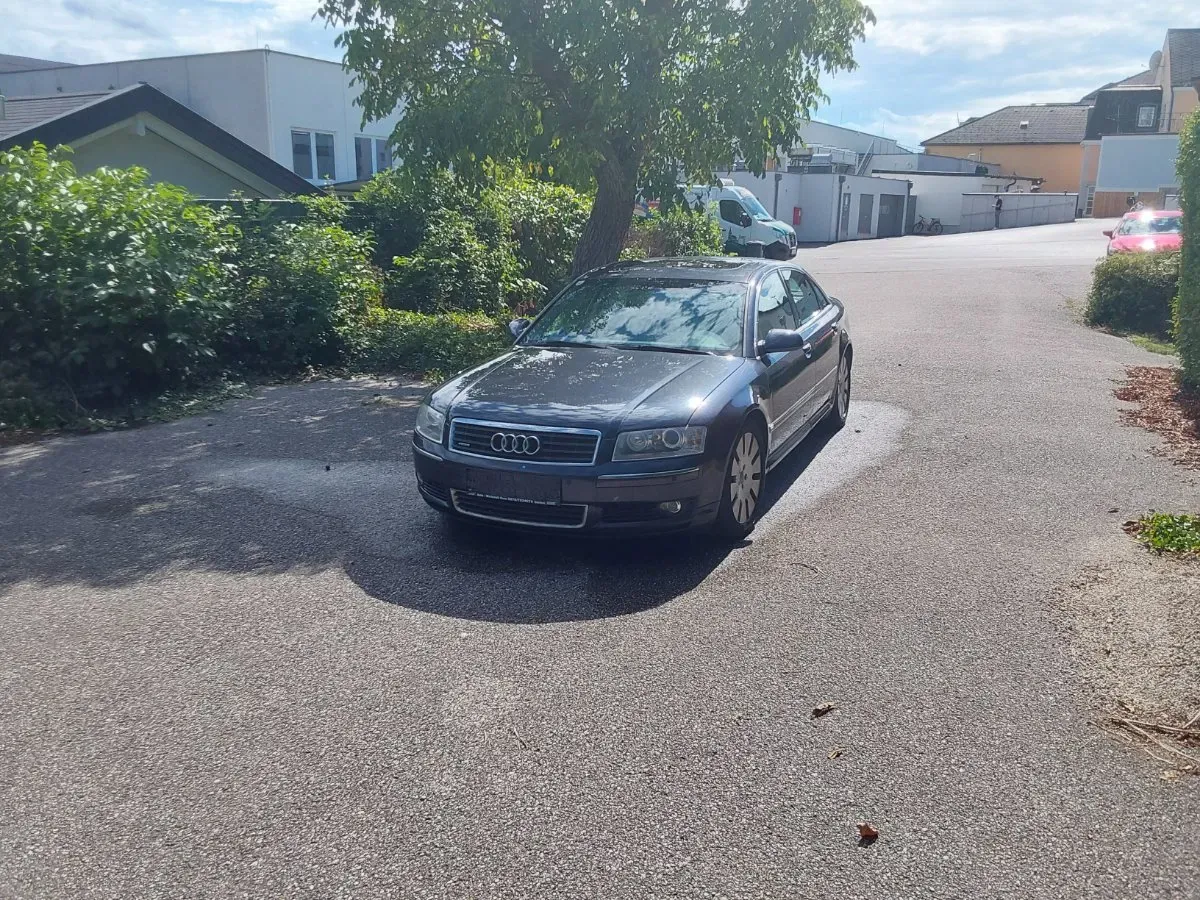Audi A8 2002 photo 2