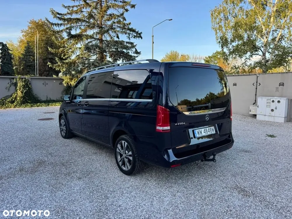Mercedes-Benz V-Class 2017 photo 4