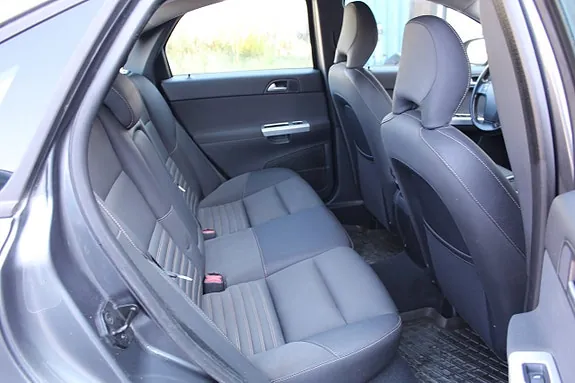 Volvo S40 2010 photo 5