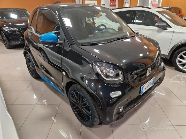 Smart Fortwo 2019 photo 2