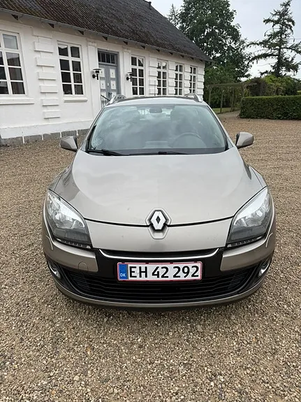 Renault Megane 2013 photo 2