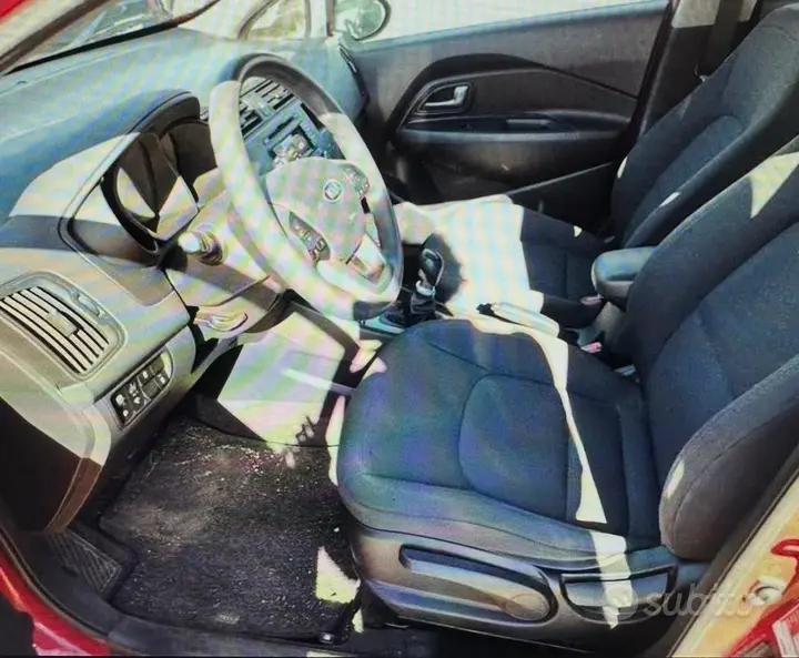 Kia Rio 2013 photo 4