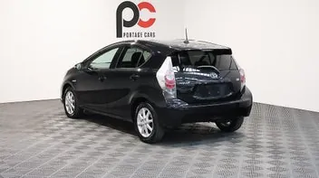 Toyota Aqua 2013 photo 5