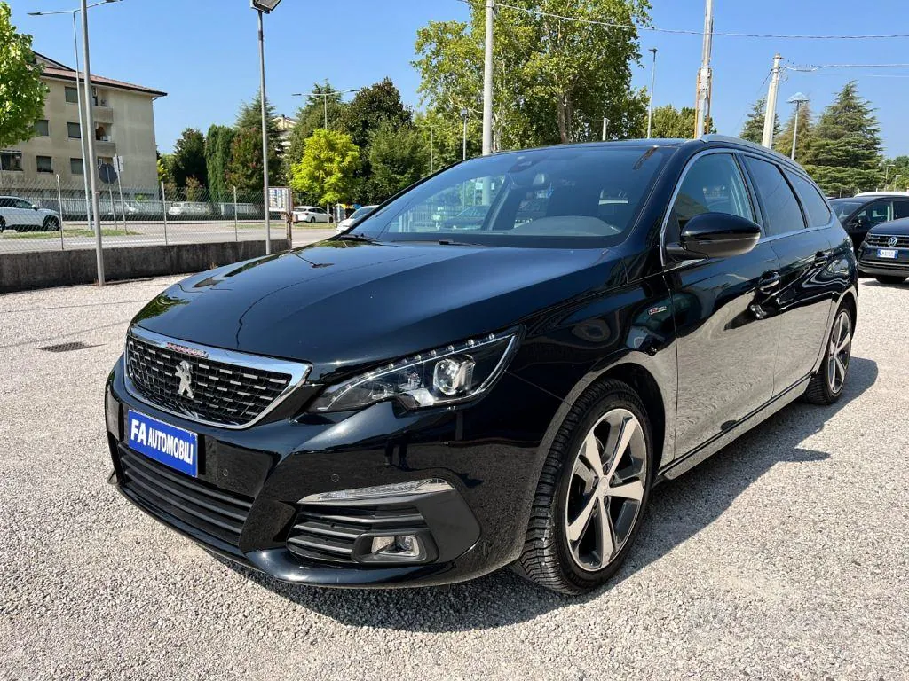 Peugeot 308 2020 photo 2