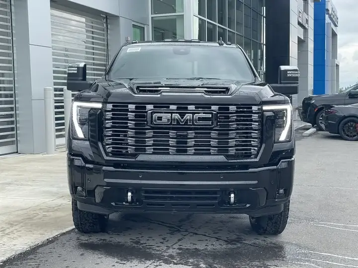 GMC Sierra 3500Hd 2026 photo 2