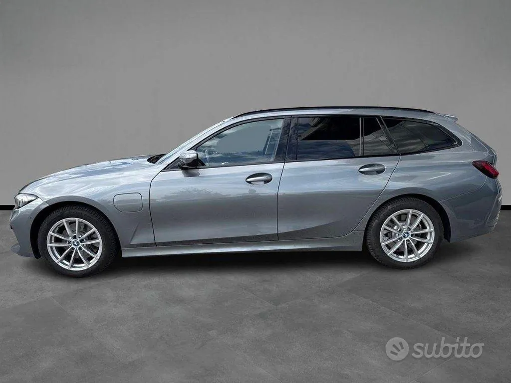 BMW 320 E Touring 2024 photo 3