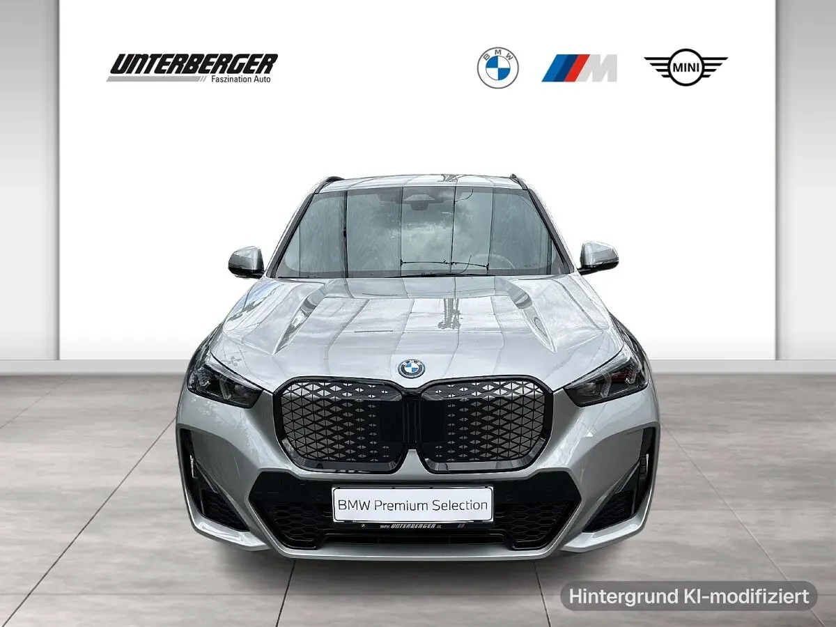 BMW Ix1 2026 photo 2