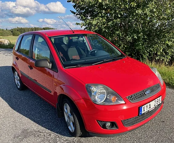 Ford Fiesta 2006 photo 4
