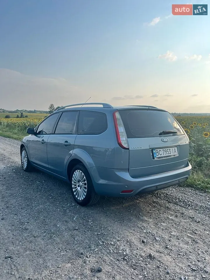 Ford Focus 2010 photo 5