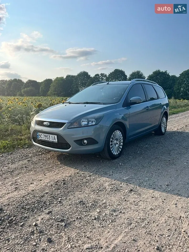 Ford Focus 2010 photo 3