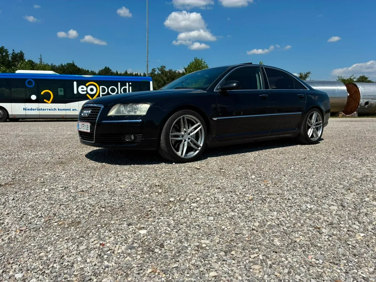 Audi A8 2007 photo 2