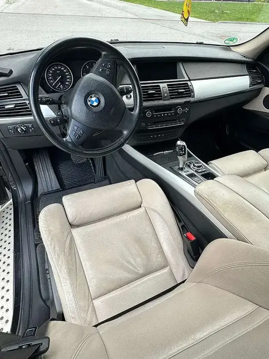 BMW X5 2011 photo 2