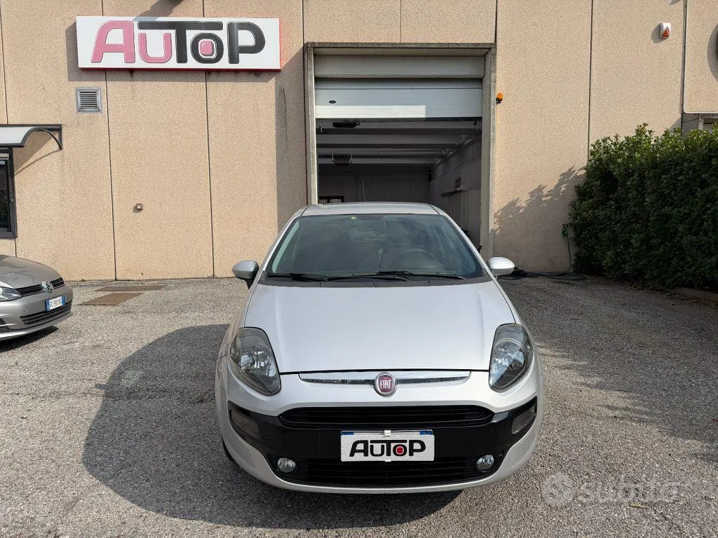 Fiat Punto Evo 2011 photo 2