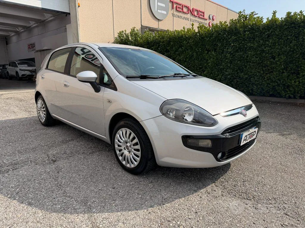 Fiat Punto Evo 2011 photo 3