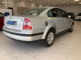 Volkswagen Passat 2002 photo 2