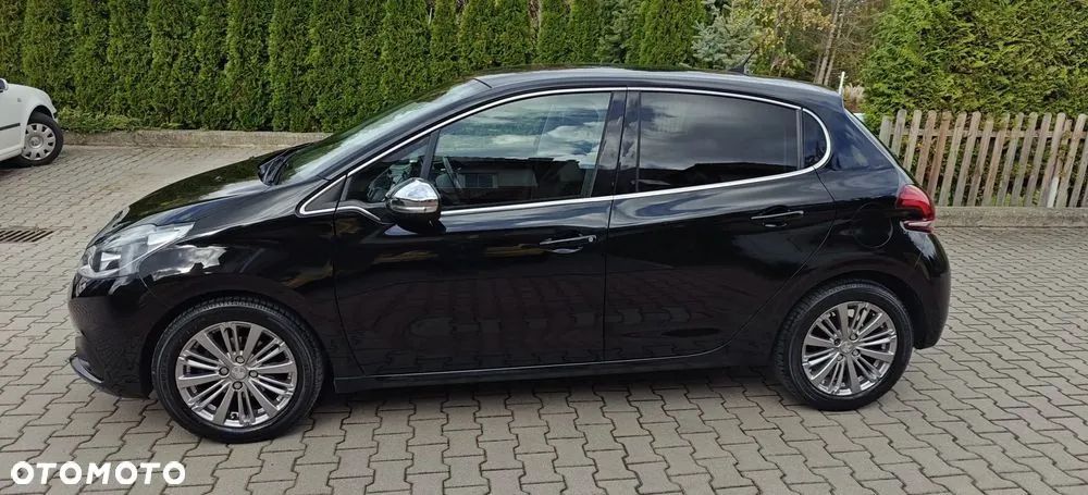 Peugeot 208 2017 photo 5
