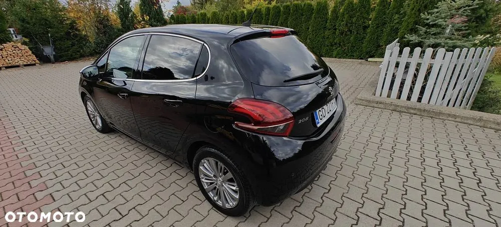 Peugeot 208 2017 photo 4