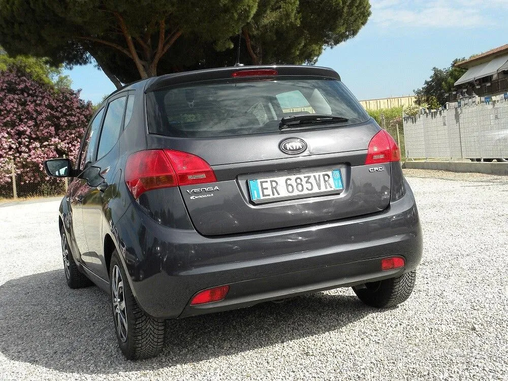 Kia Venga 2013 photo 3