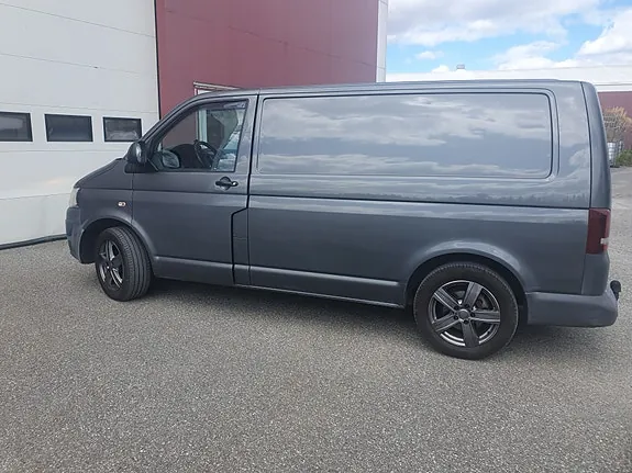 Volkswagen Transporter 2010 photo 2