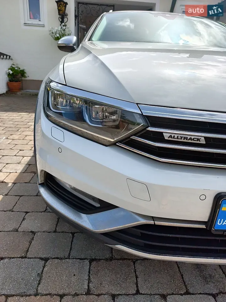 Volkswagen Passat 2018 photo 2