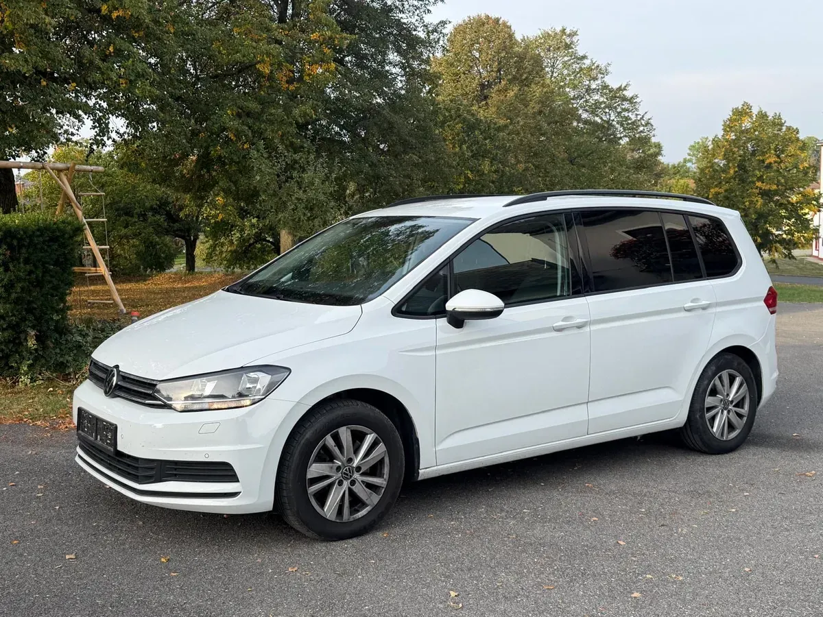 Volkswagen Touran 2020 photo 2