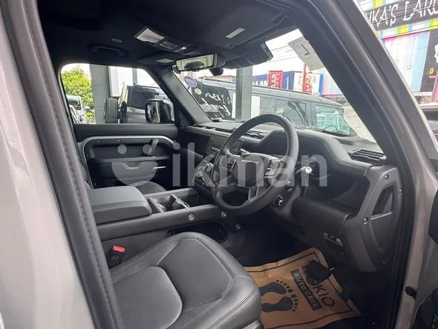 Land Rover Defender 2026 photo 3