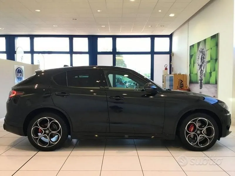 Alfa Romeo Stelvio 2025 photo 2