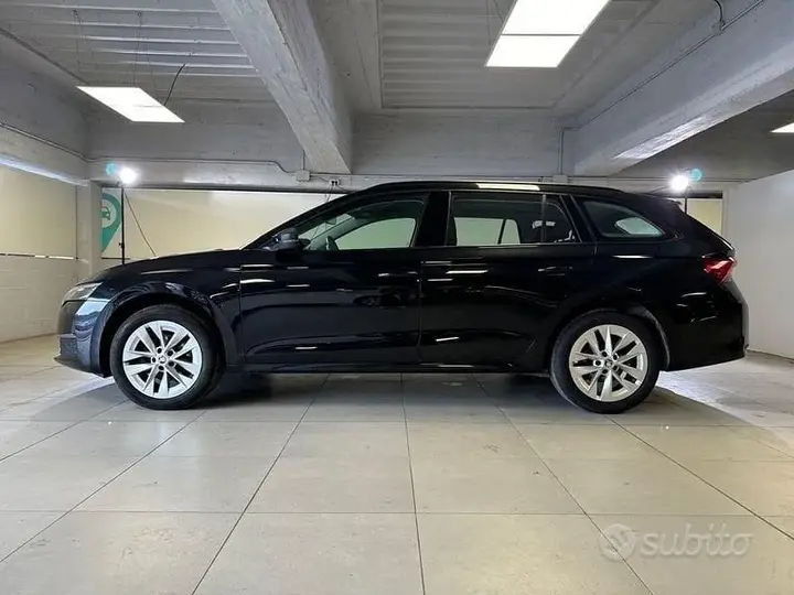 Skoda Octavia 2024 photo 2