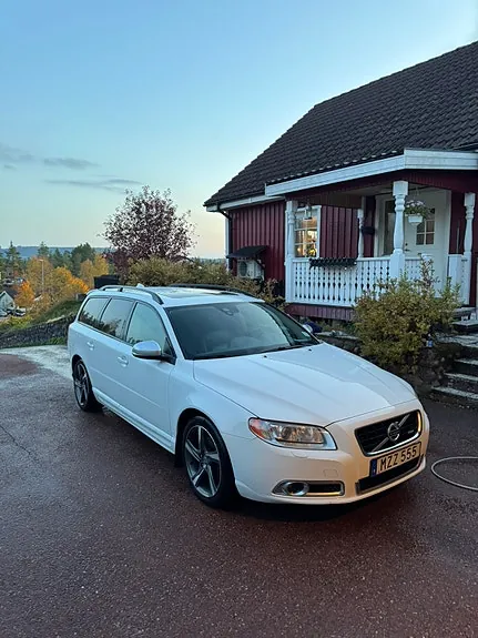 Volvo V70 2013 photo 2
