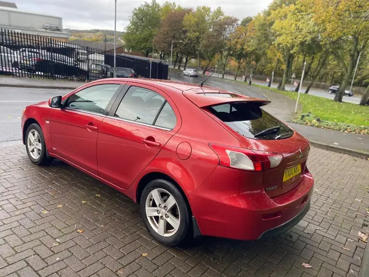 Mitsubishi Lancer 2010 photo 4
