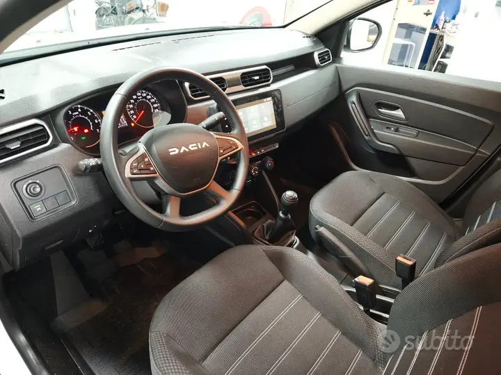 Dacia Duster 2024 photo 2